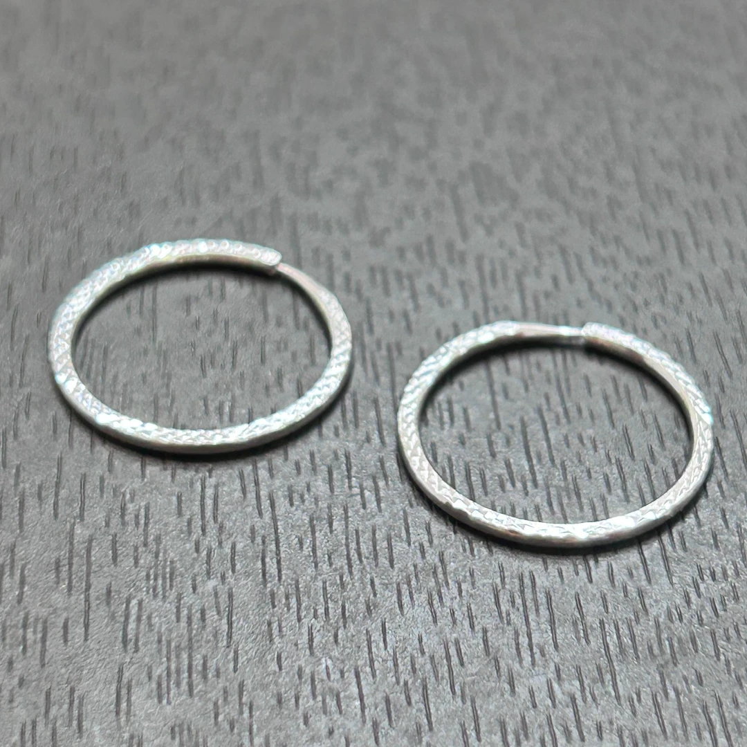 【销冠专享】PT950铂金光面车花耳圈BJE105