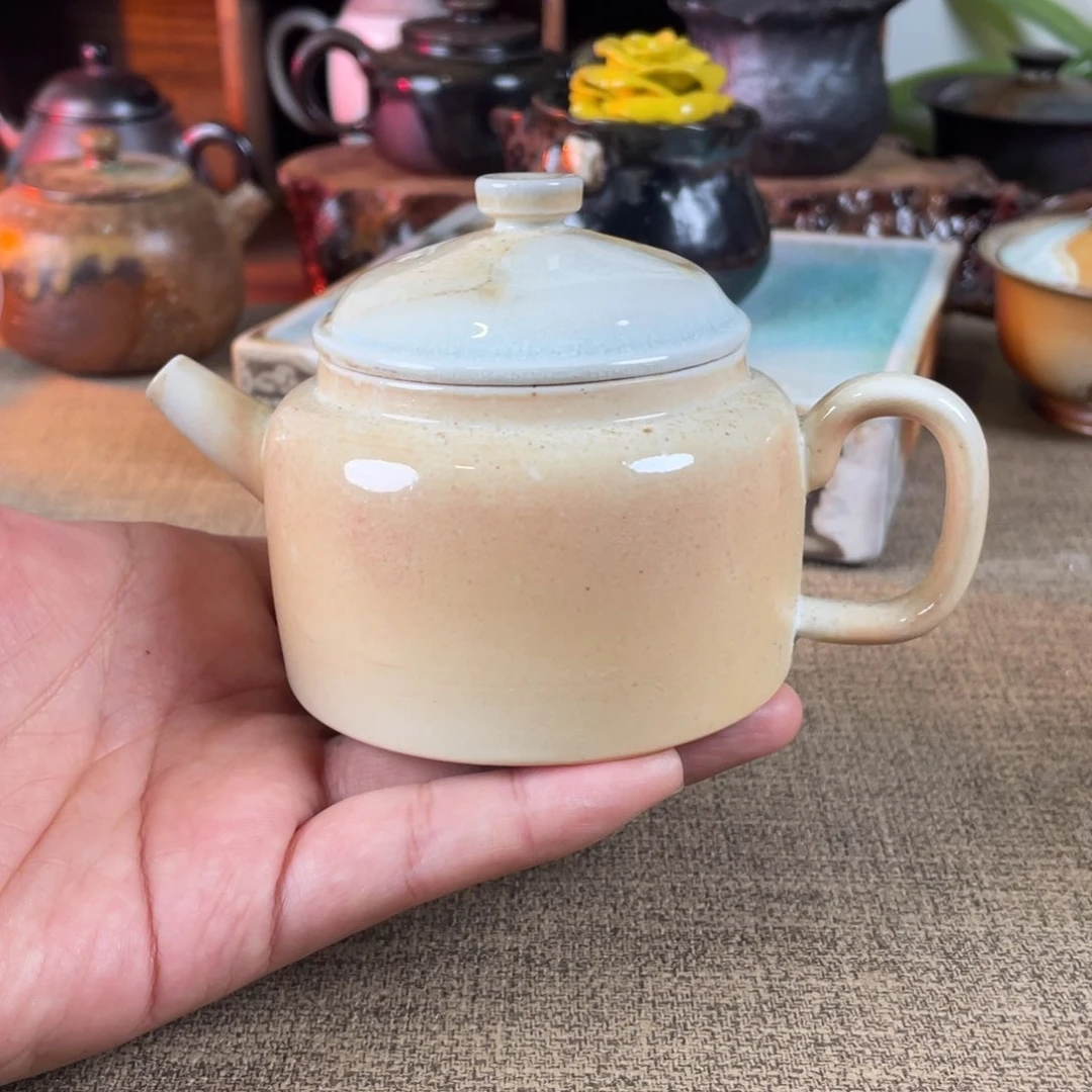 德钟。中白壶。 柴烧容量150