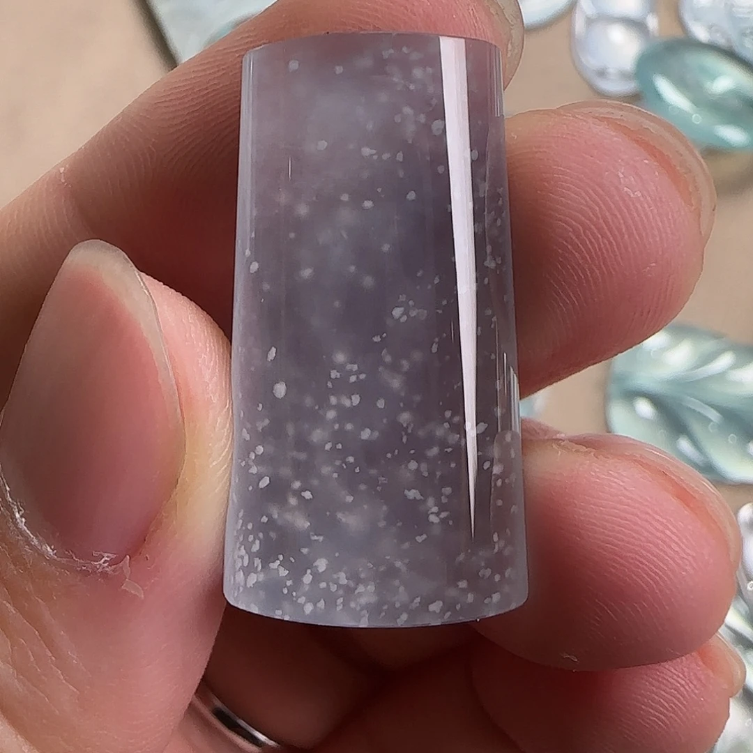 翡翠未镶嵌颈饰