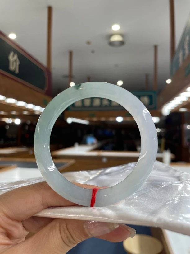 纯天然缅甸A货翡翠半山水飘花