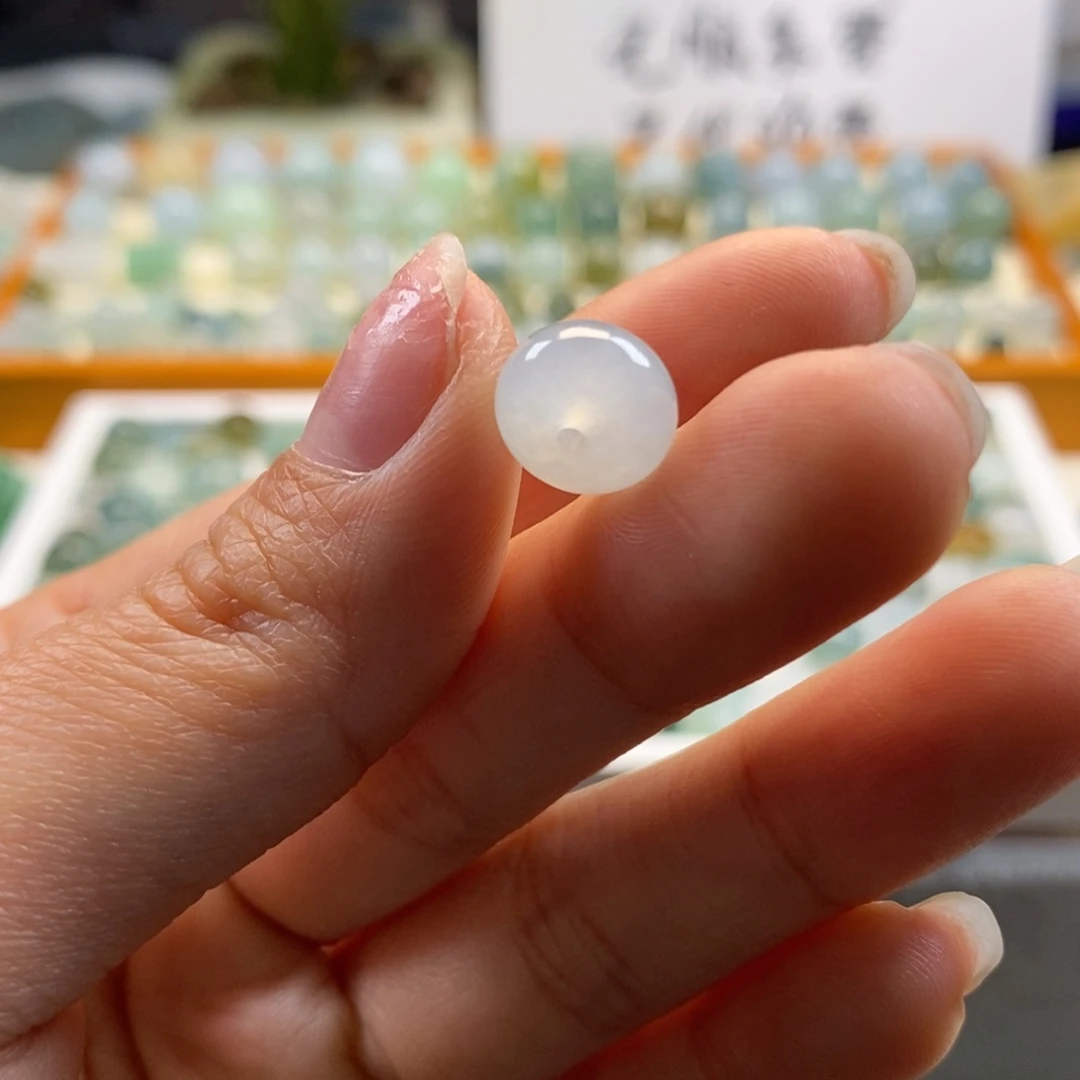 翡翠散珠天然翡翠白冰10×6,3
