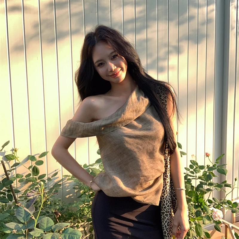 本期心头爱 复古高级斜肩上衣无袖背心女通勤气质短款百搭打底