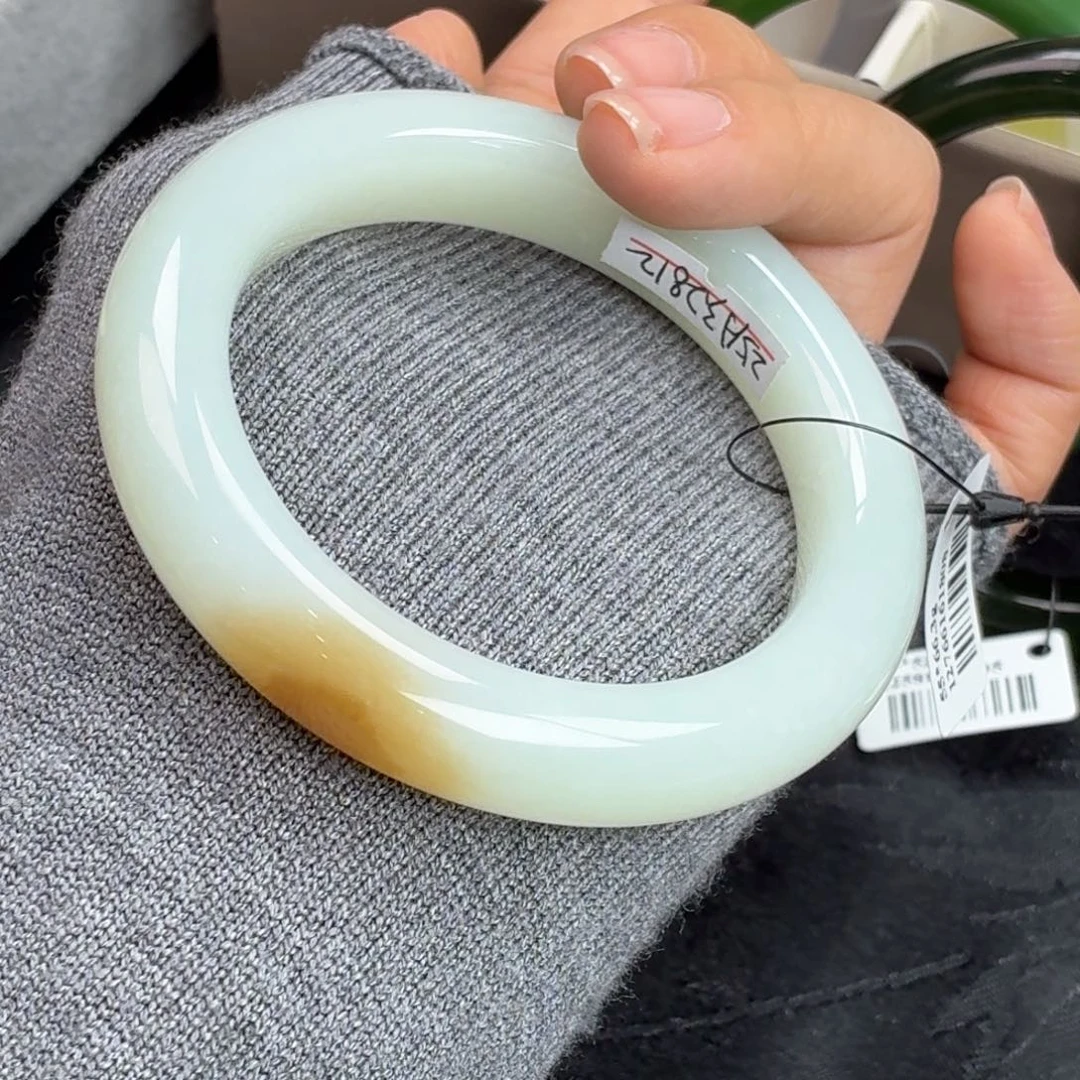 和田玉未镶嵌手镯糖白5号