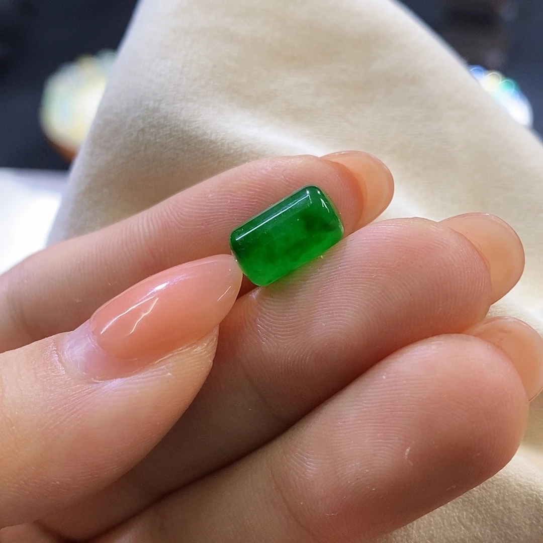 未镶嵌挂件翡翠辣绿桶