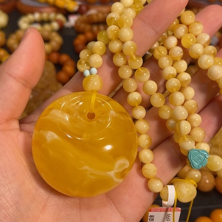 琥珀颈饰未镶嵌蜜蜡