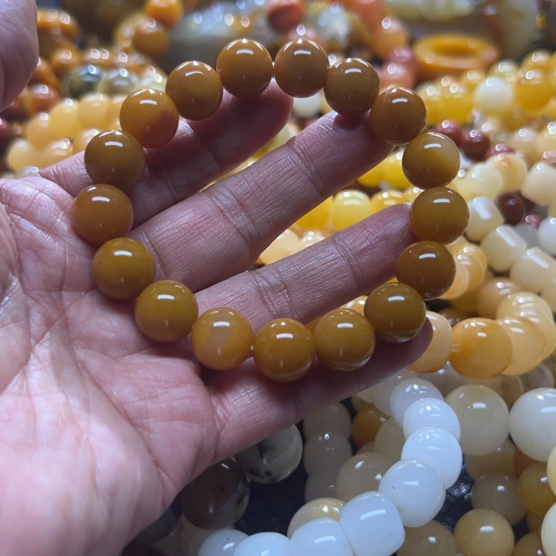 石英质玉未镶嵌颈饰