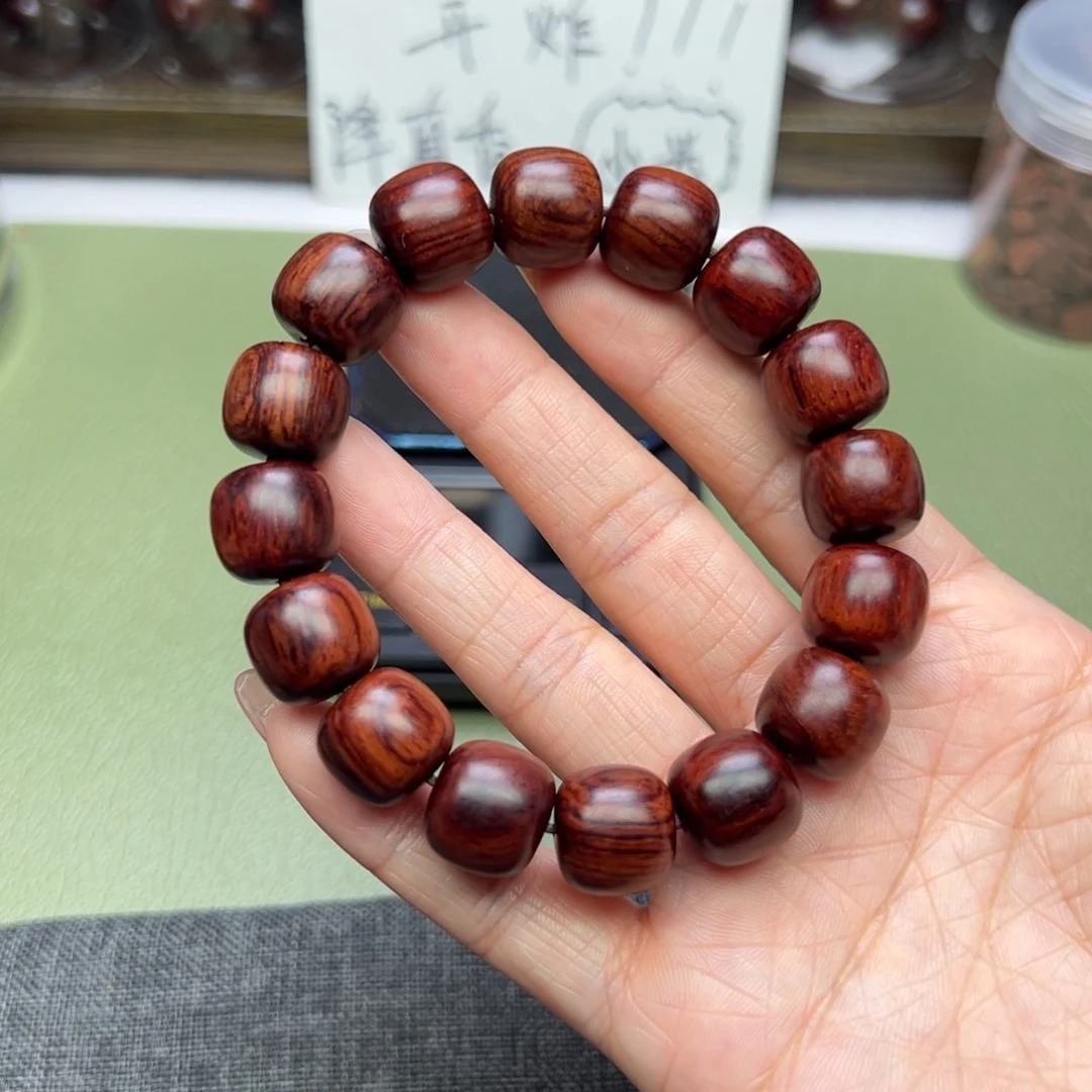 降真香其他文*海南红降1314红油底芝麻点满结油浮力价