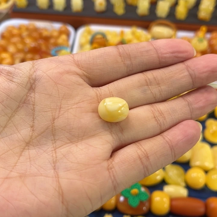 琥珀未镶嵌裸石卡11加枣珠