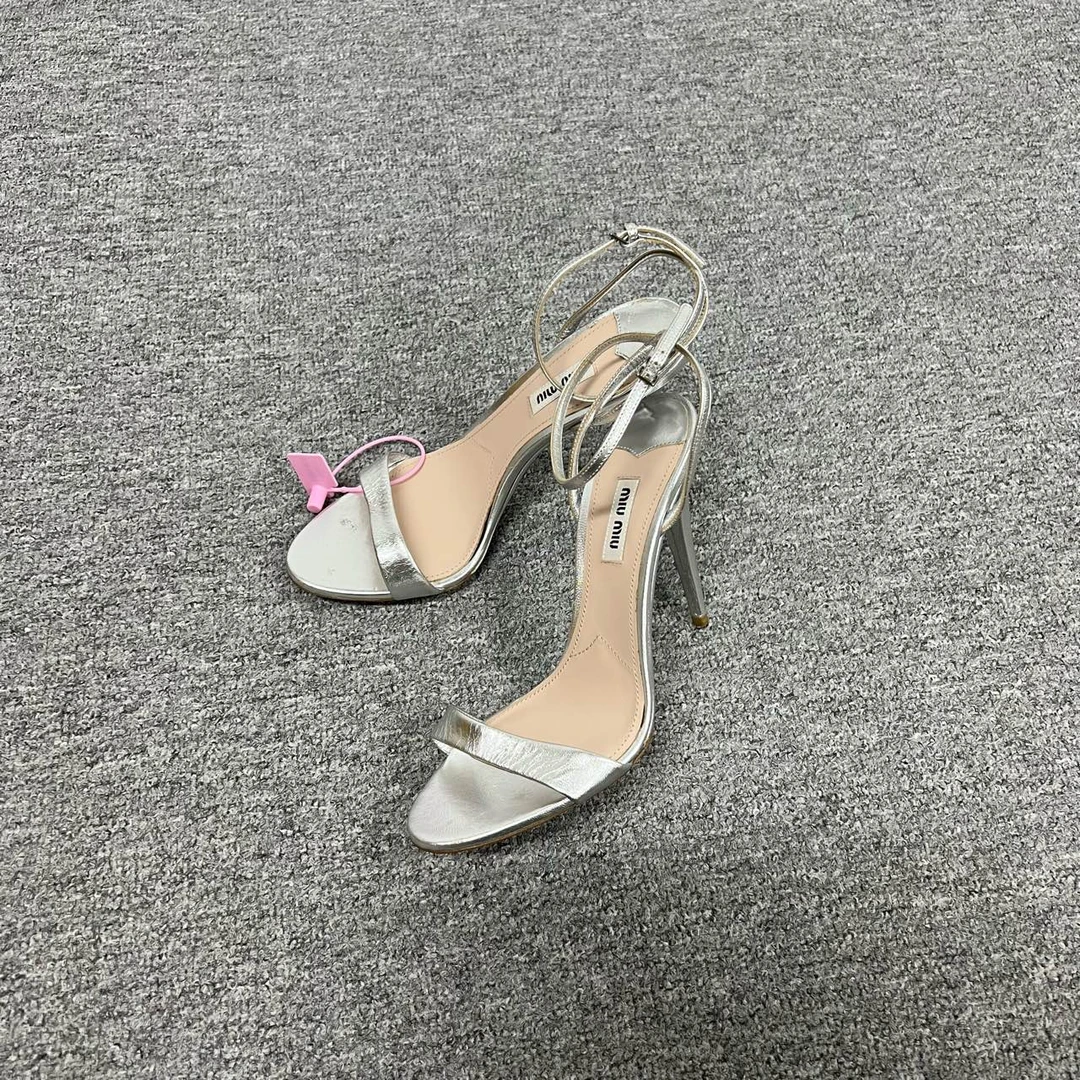 99新 MIU MIU/缪缪 miumiu 银色高跟鞋 39码