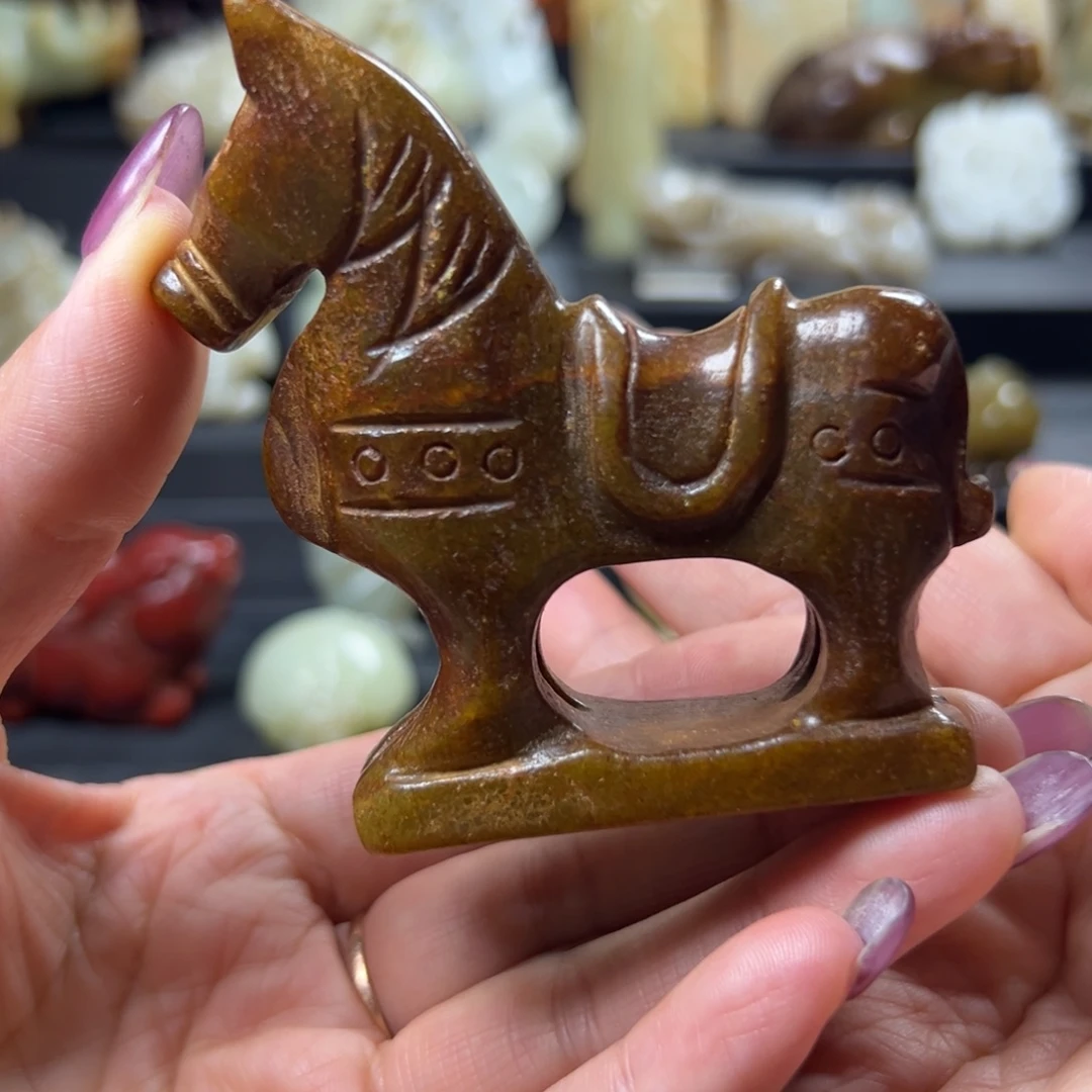 和田玉未镶嵌吊坠(赠链)