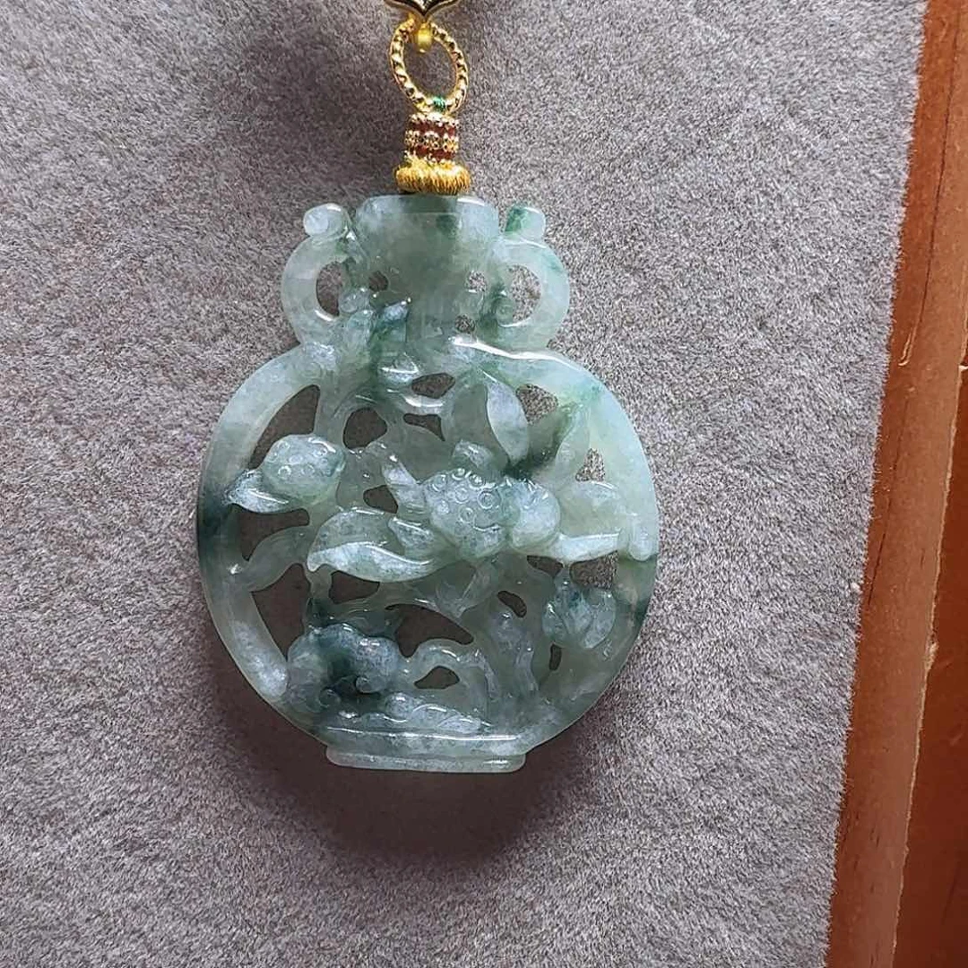 吊坠(赠链)未镶嵌翡翠
