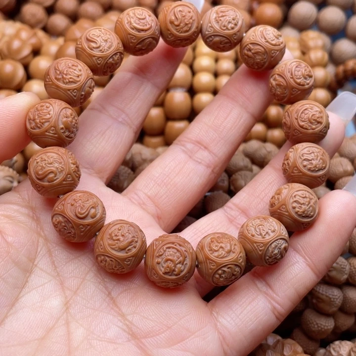 猴头核桃手串昱***、瑞兽