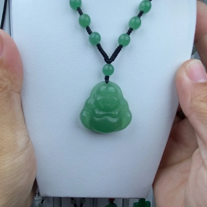 石英质玉未镶嵌颈饰