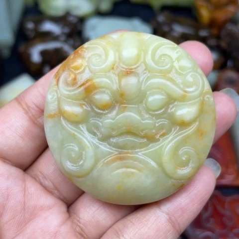 蛇纹石玉未镶嵌颈饰9