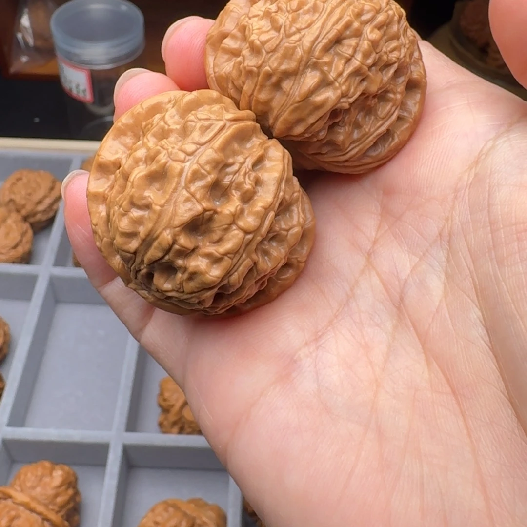 文玩核桃白狮子37尺
