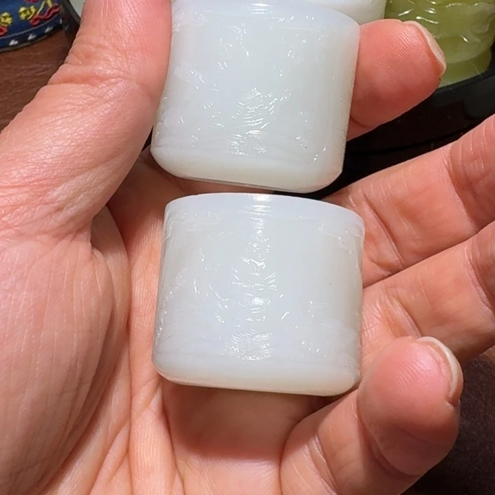 和田玉未镶嵌把件