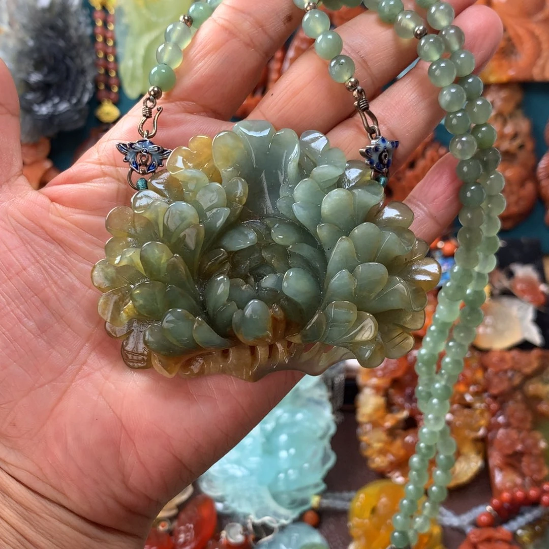 蛇纹石玉挂坠未镶嵌