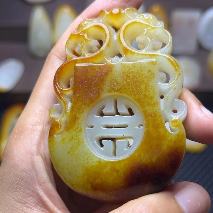 颈饰未镶嵌和田玉