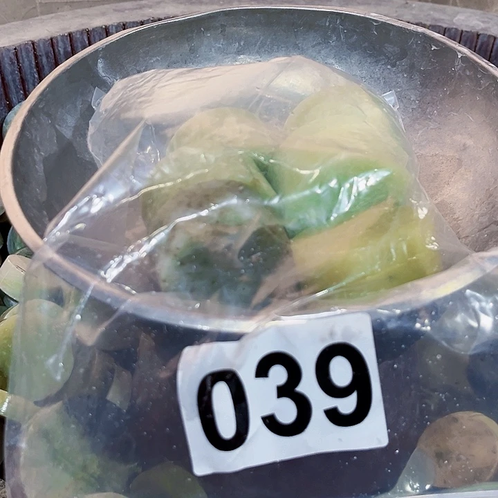 蛇纹石玉未镶嵌珠宝半成品