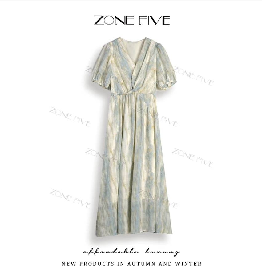 【zonefive】清新夏梦自然轻盈V领晕染系创意显瘦短袖连衣裙