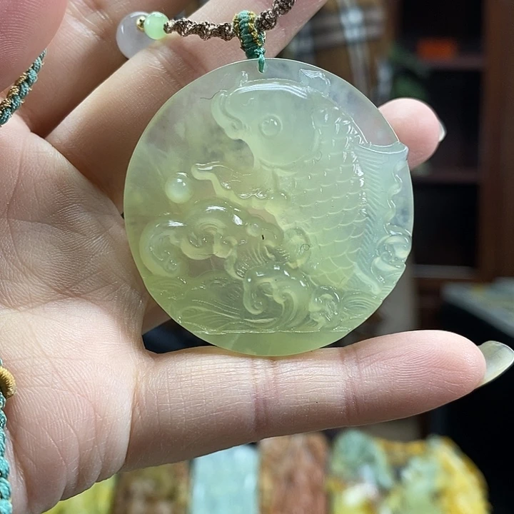 蛇纹石玉未镶嵌颈饰