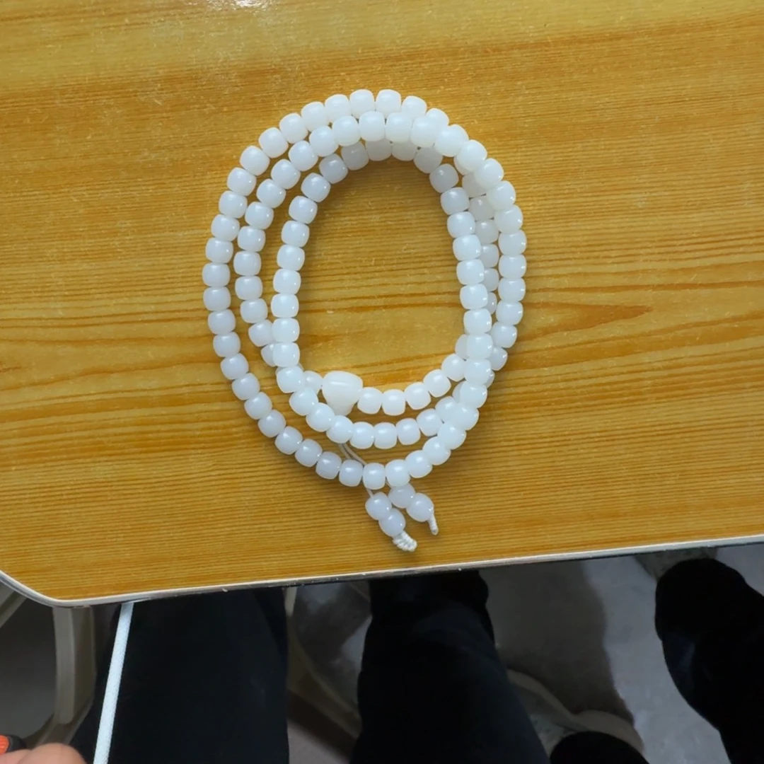 和田玉颈饰未镶嵌A***迹