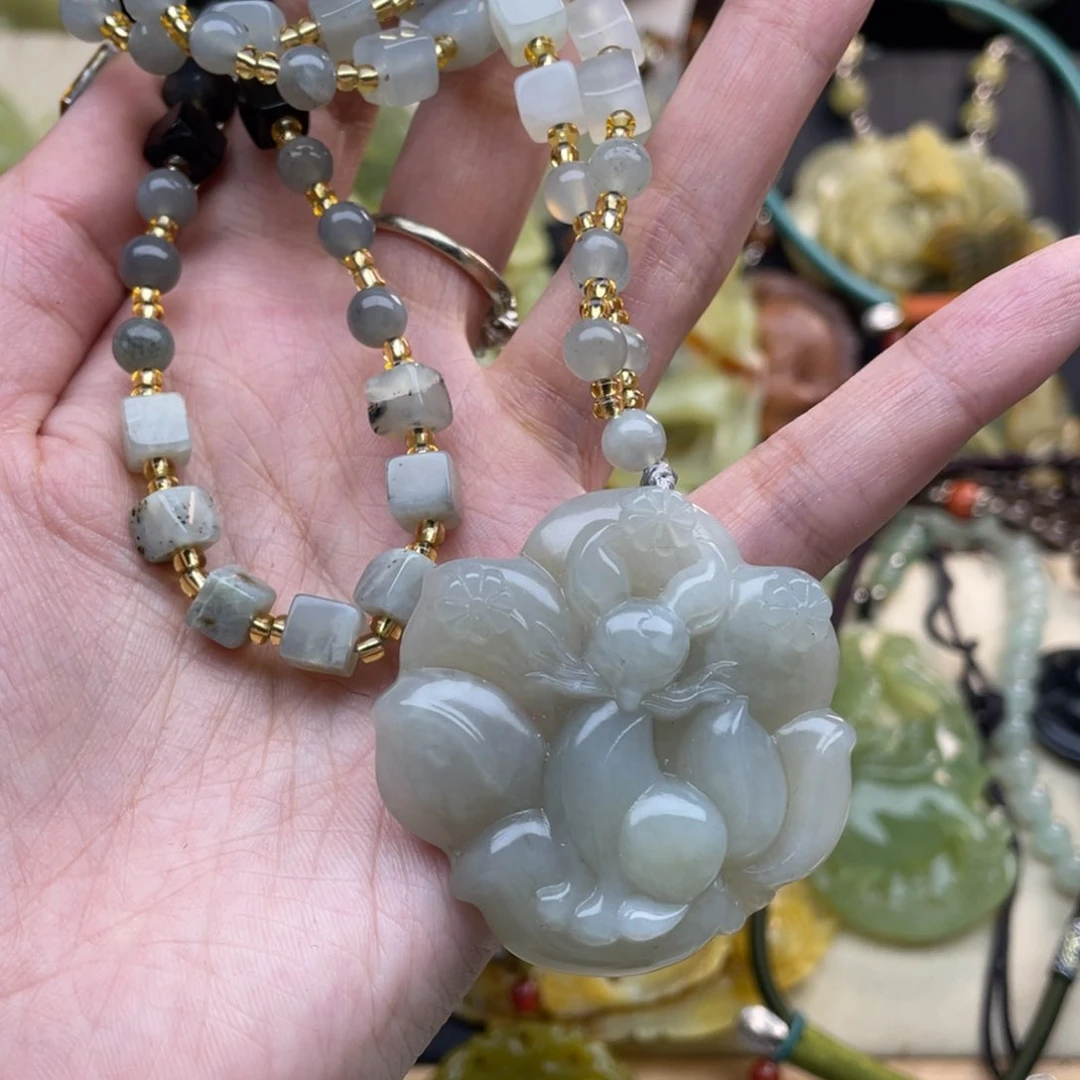 蛇纹石玉颈饰未镶嵌