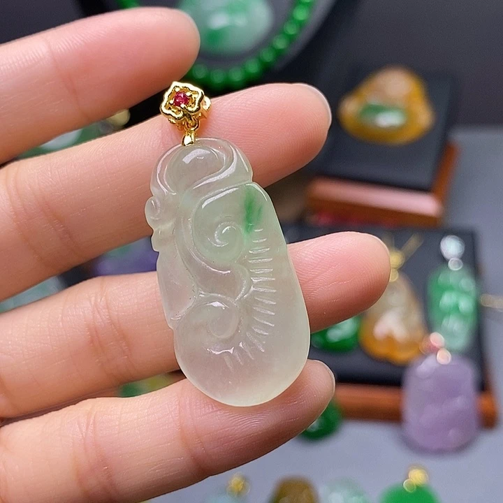 吊坠(赠链)未镶嵌翡翠