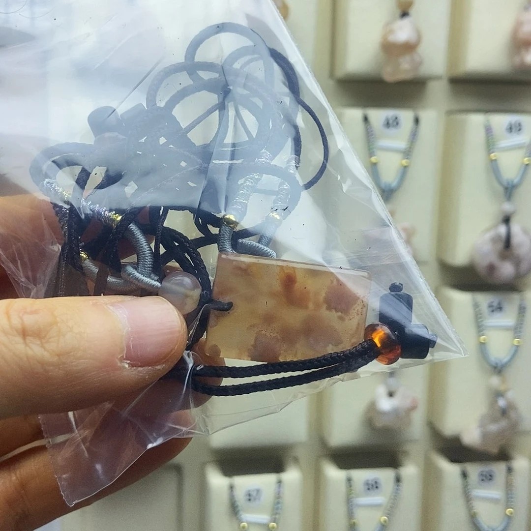 石英质玉颈饰未镶嵌?*?