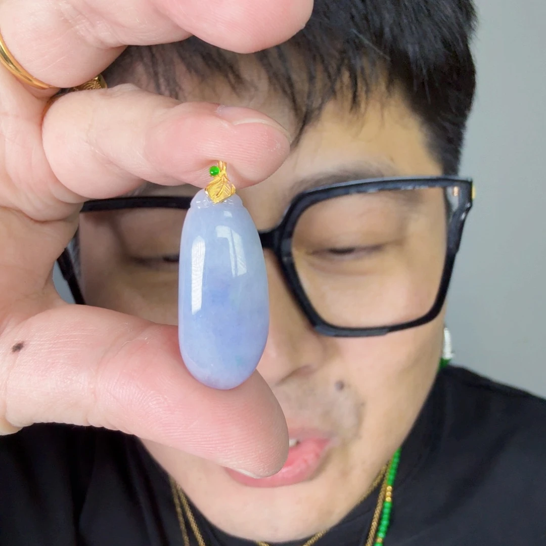 翡翠18K金镶嵌颈饰一件