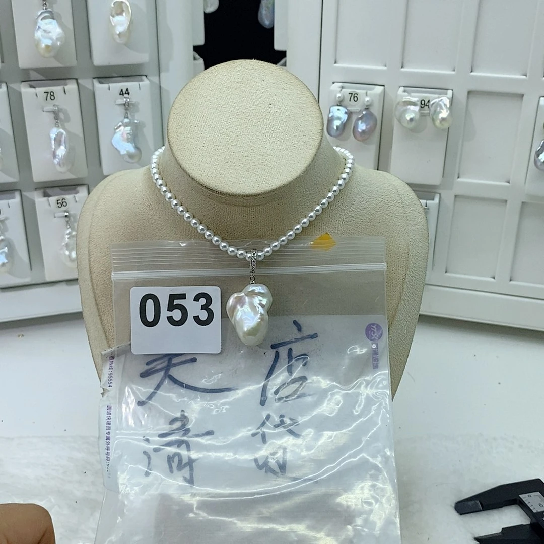 淡水珍珠颈饰合金