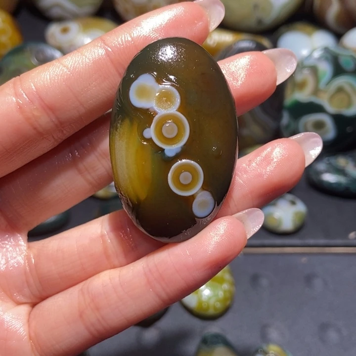 【闪购商品】未镶嵌玛瑙/玉髓珠宝奇石l l