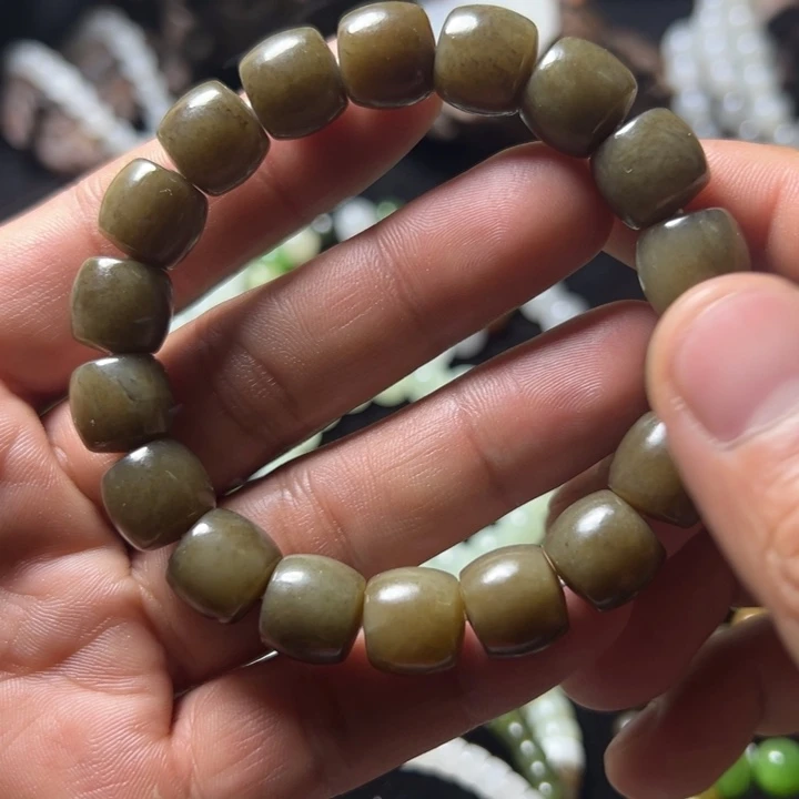 和田玉未镶嵌手串