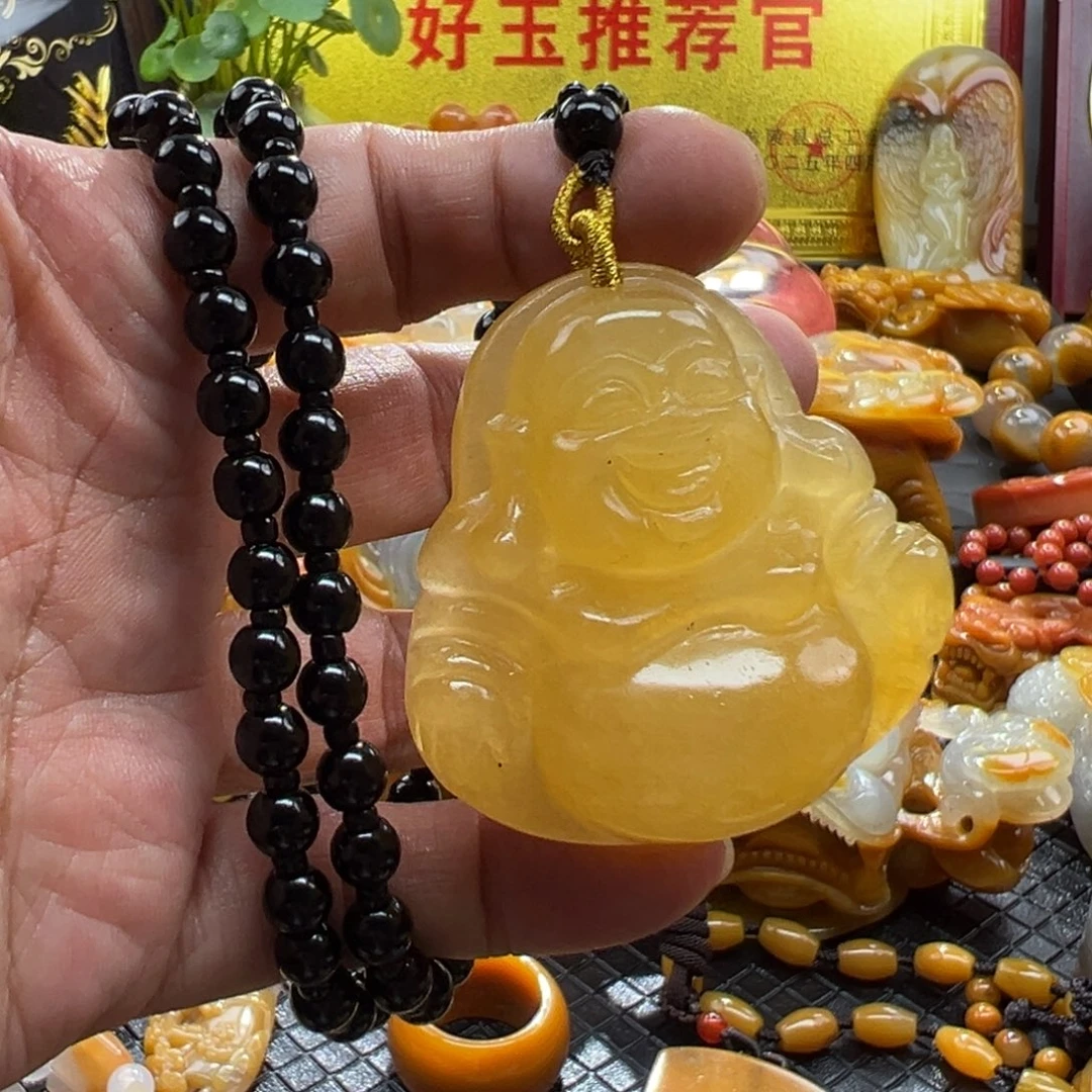 颈饰未镶嵌石英质玉