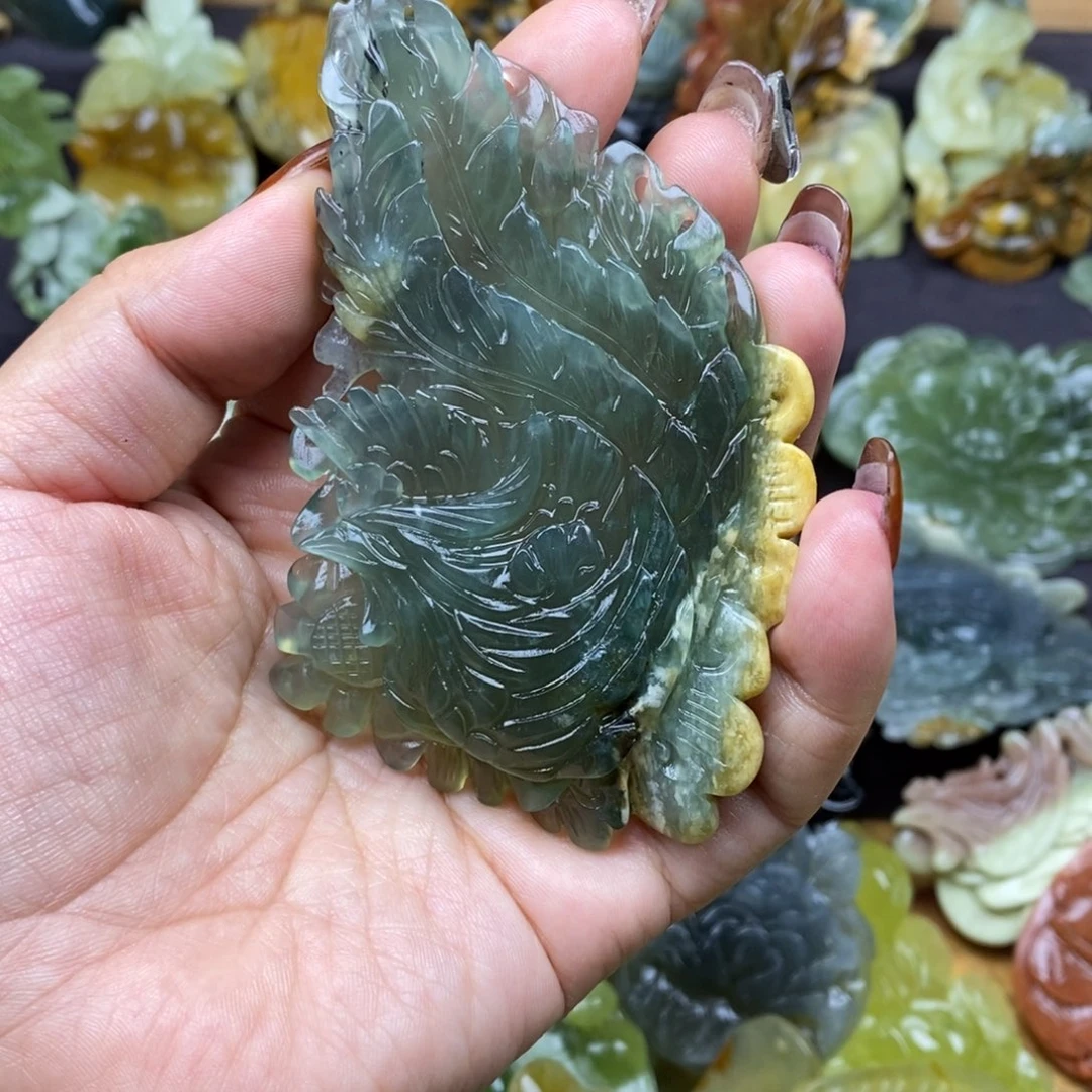 蛇纹石玉颈饰未镶嵌恋****蛋