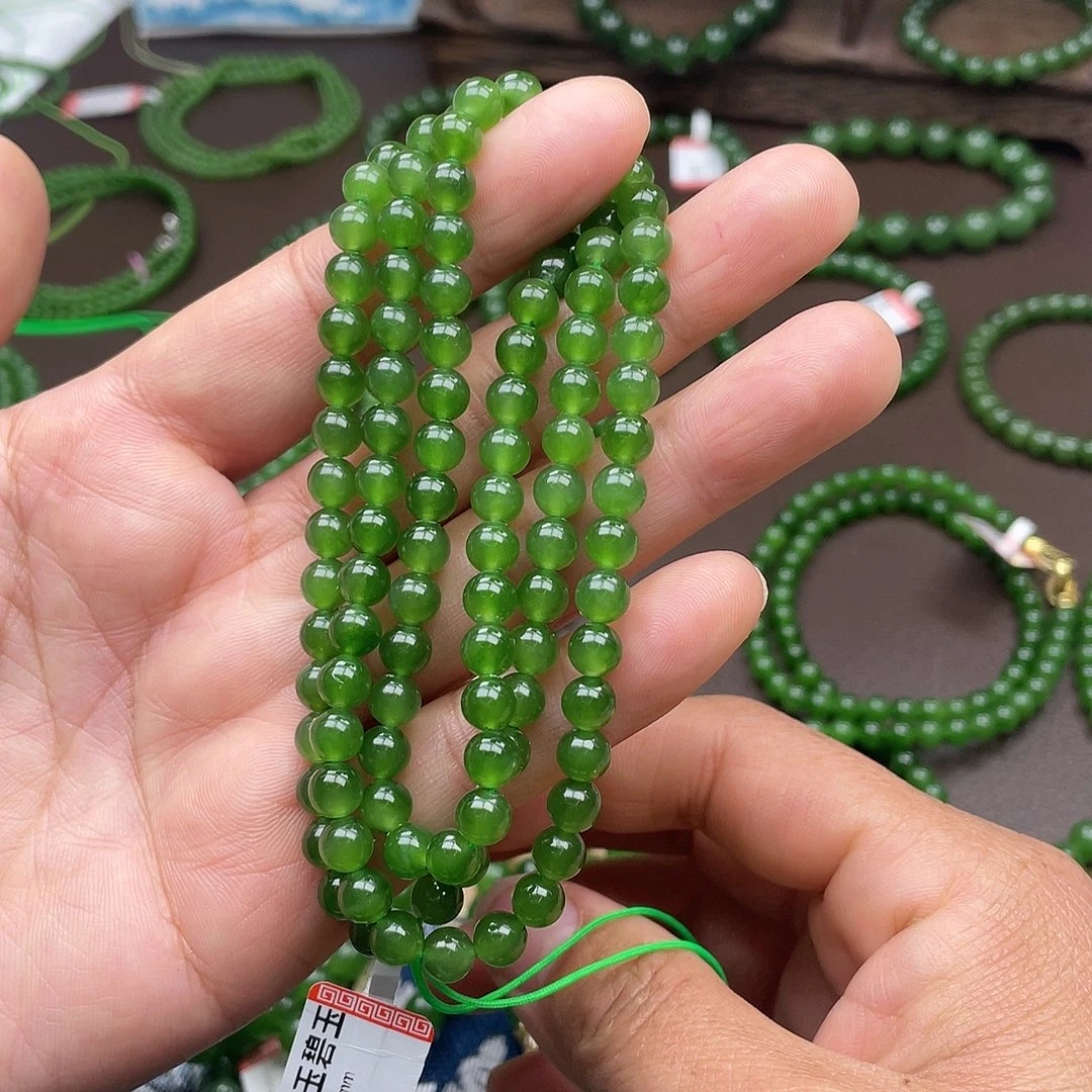 和田玉未镶嵌颈饰辣阳绿卡6