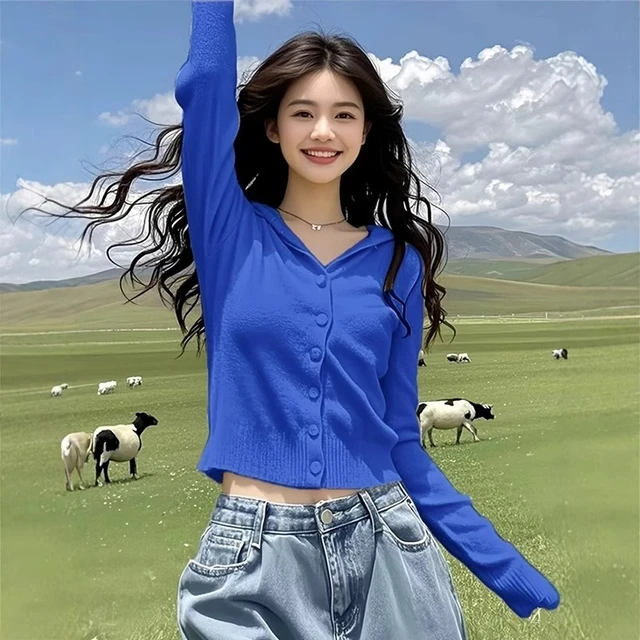 洋气独特别致克莱因蓝连帽开衫女春秋季气质毛衣外套短款上衣