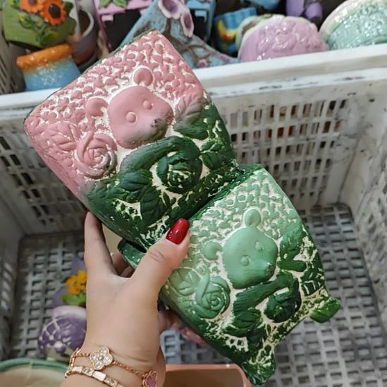 当场拍满15元发货不凑不发，花盆盆口不方不圆有针孔黑点是正常的，