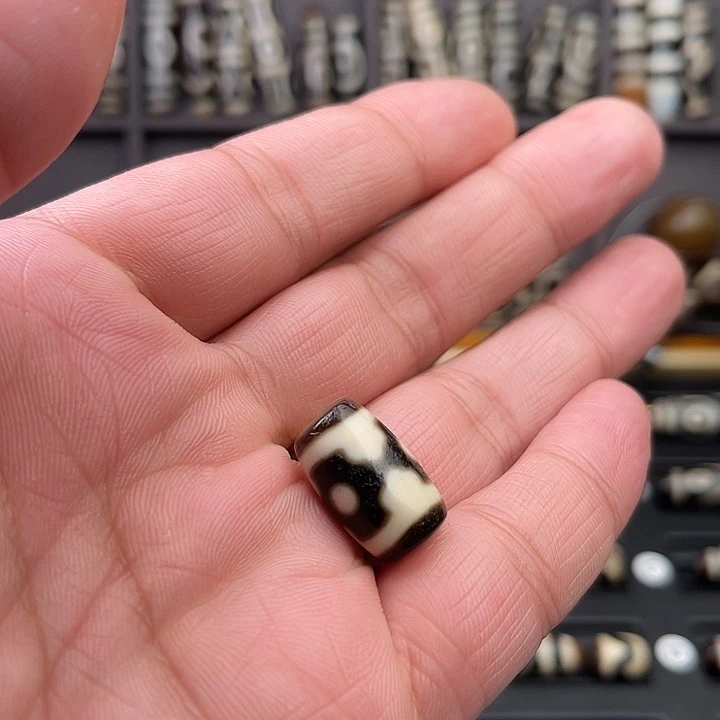 玛瑙/玉髓颈饰未镶嵌上肯台珠玛瑙条纹