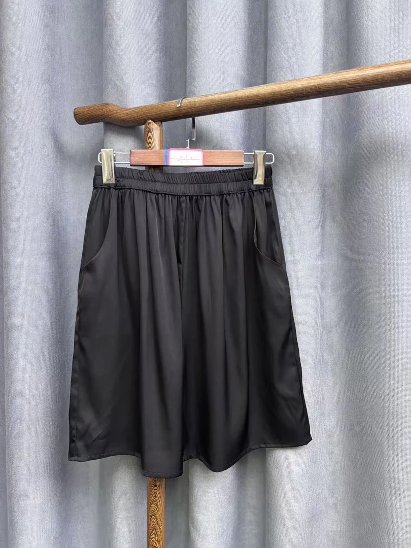 2025夏季新款时尚休闲桑蚕丝居家打底短裤A050