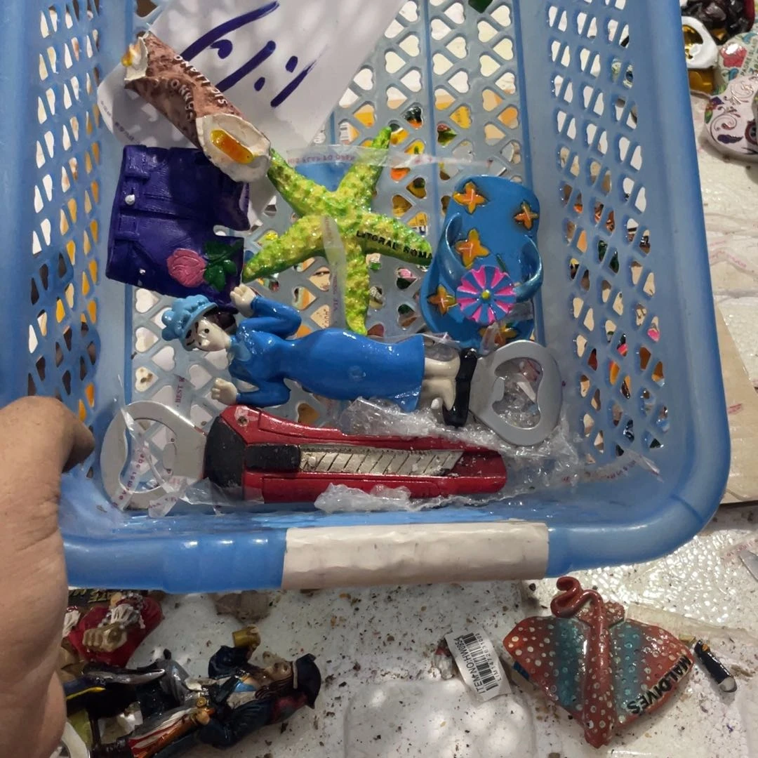 摆件l**y微瑕。