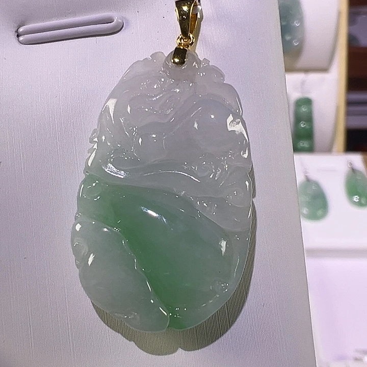 翡翠18K金镶嵌颈饰翡翠18K金镶吊坠