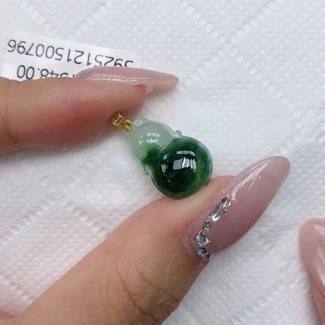 颈饰18K金镶嵌翡翠