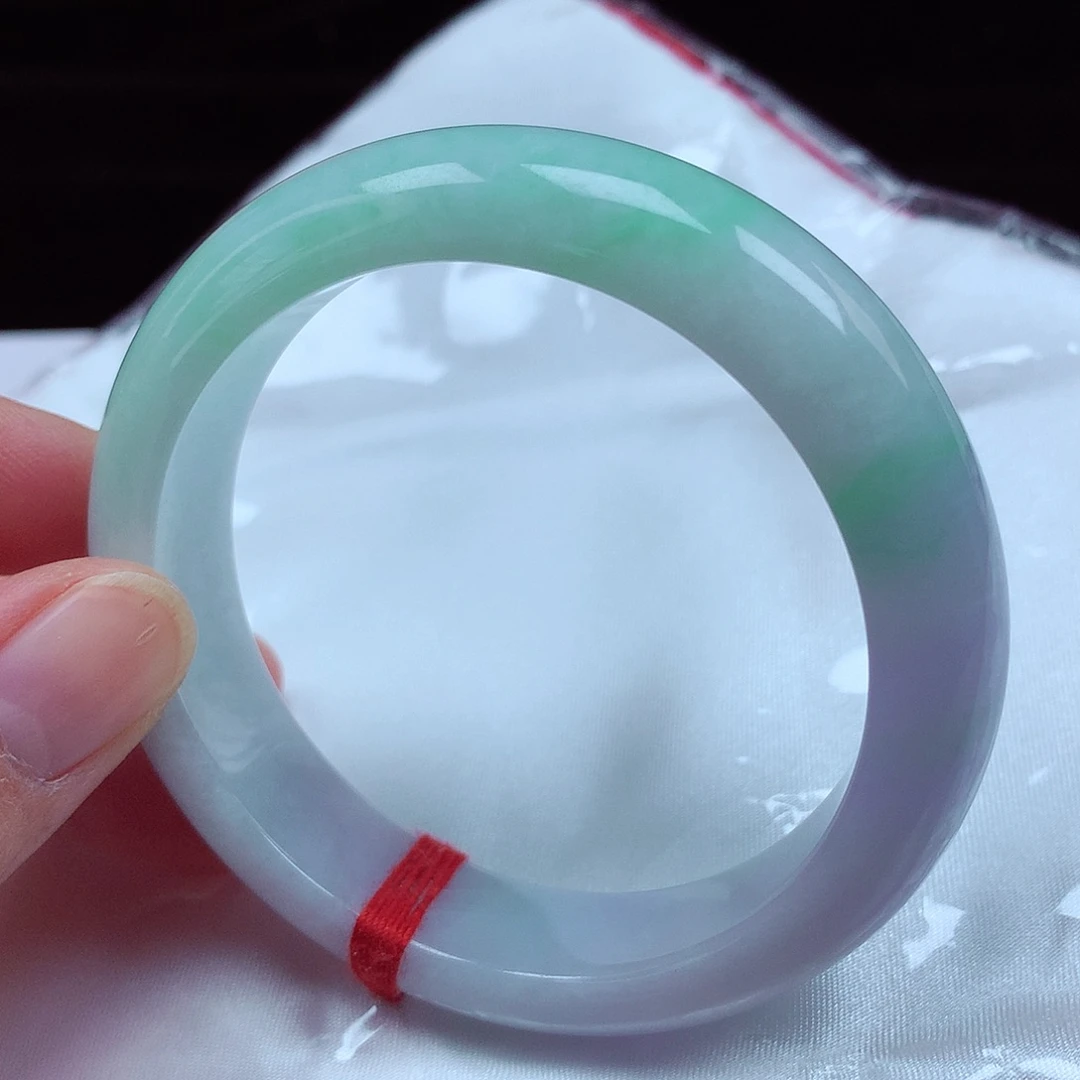 翡翠手镯未镶嵌56圈