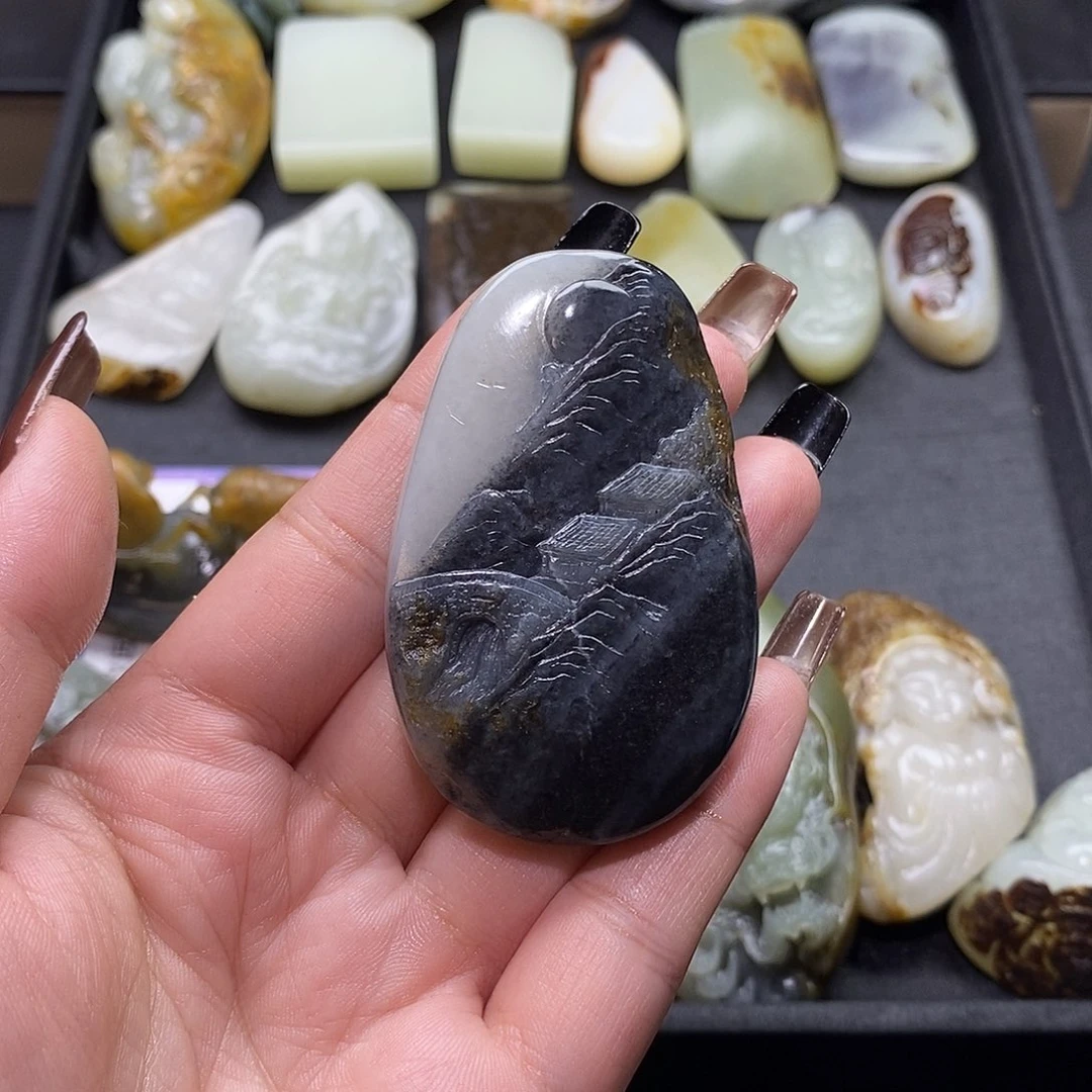 没***？和田玉未镶嵌颈饰