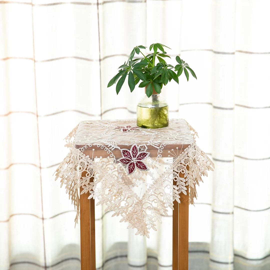 A007-1 丝光线（55cm方）米色枫叶贴布绣水溶花边盖巾