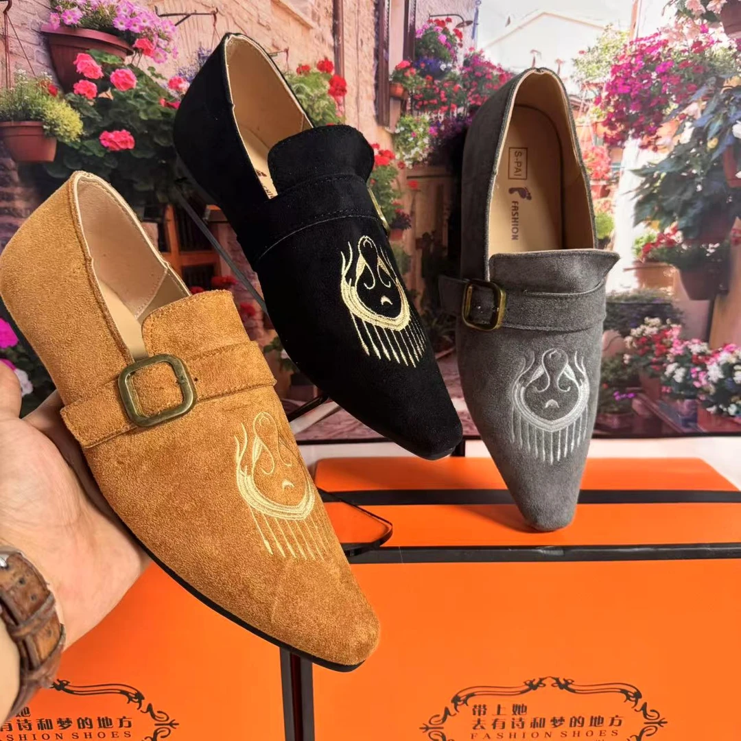 【苏】6805民族风尖头单鞋平跟乐福鞋绣花女士经典马衔扣新疆包邮