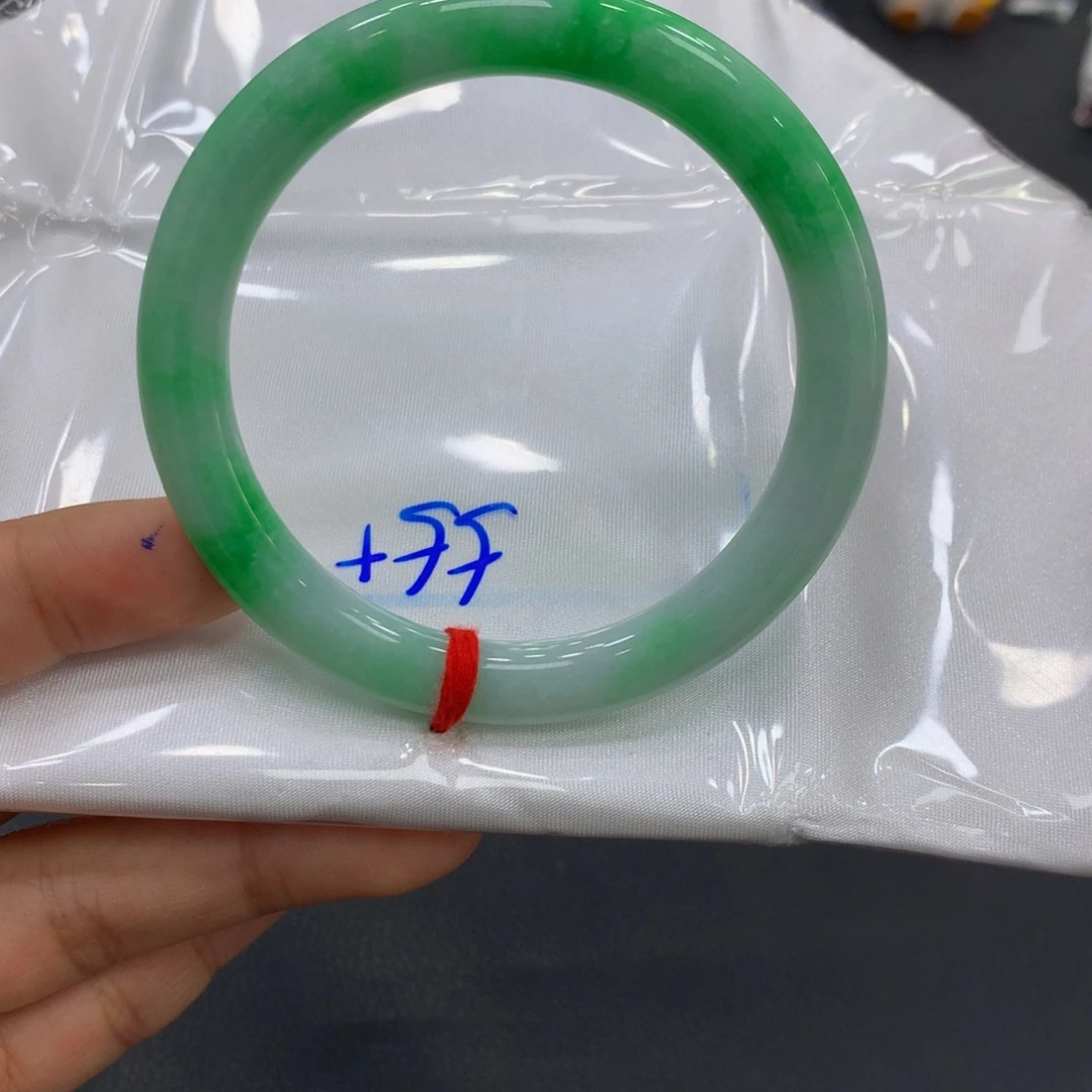 翡翠手镯未镶嵌翡翠36
