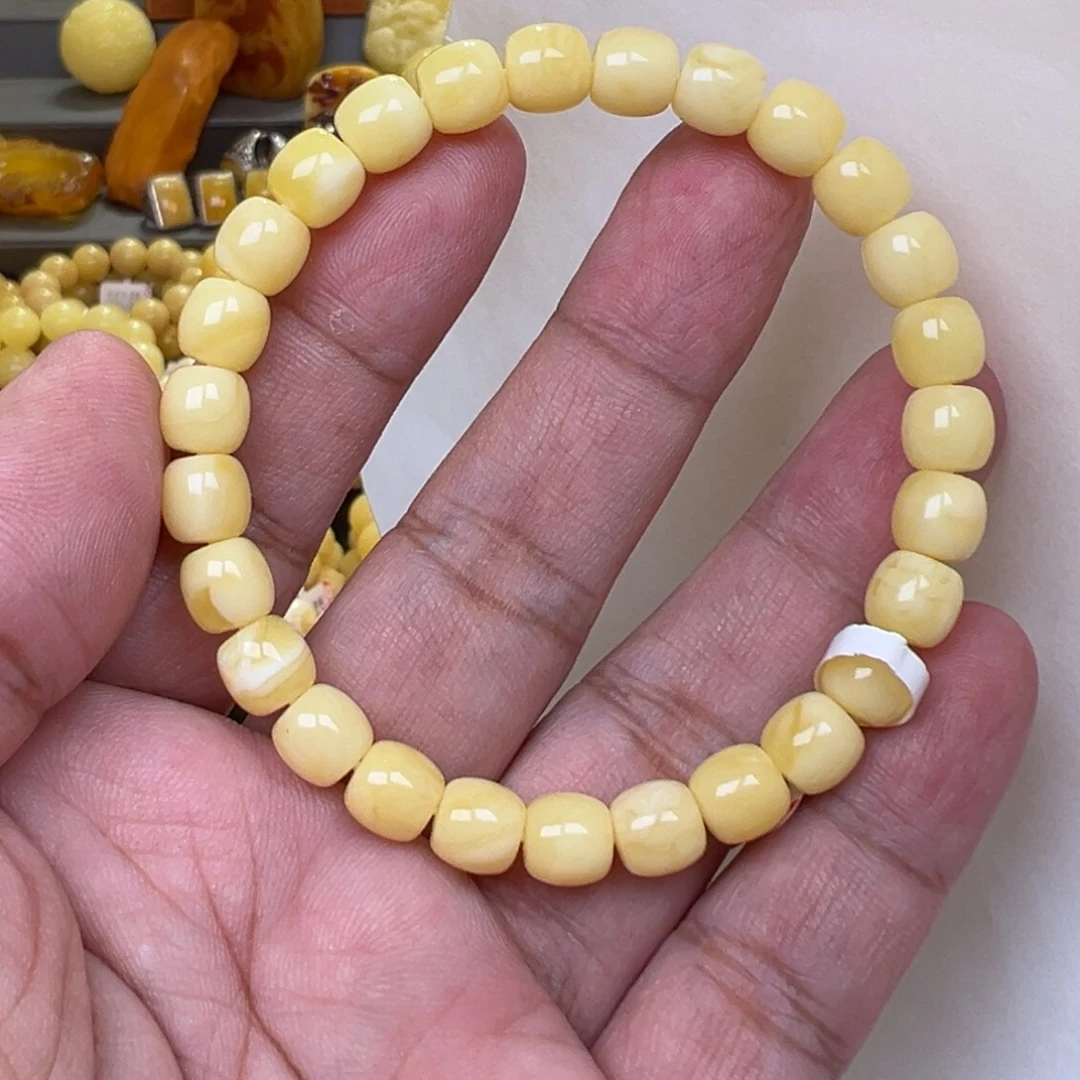 蜜蜡未镶嵌裸石7加7.8克