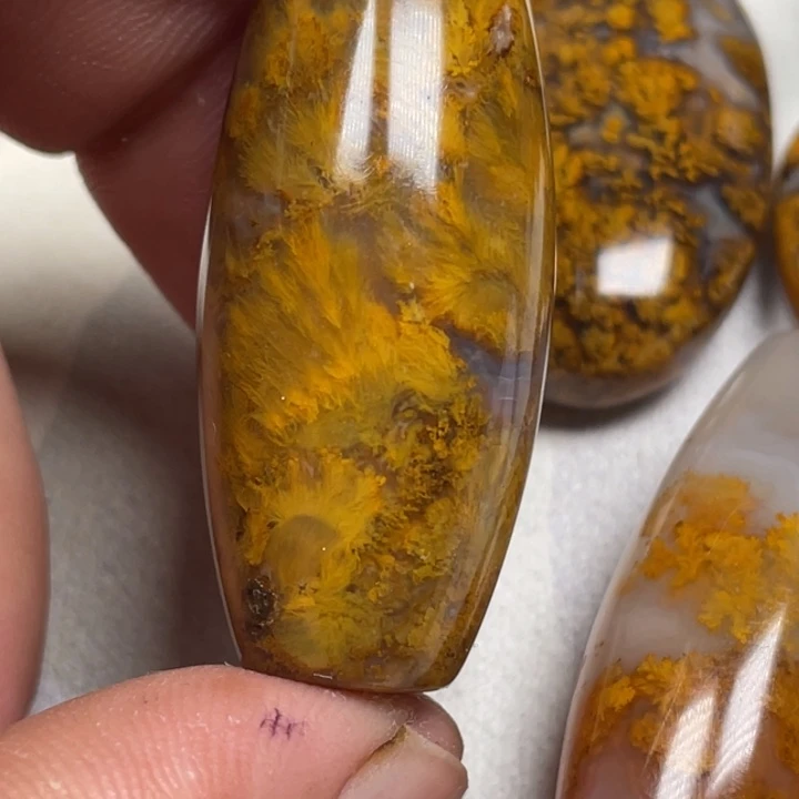 玛瑙/玉髓颈饰未镶嵌香**绘